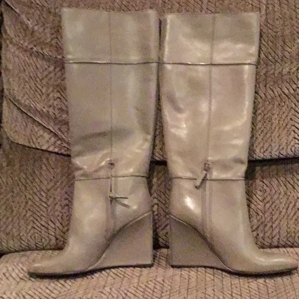Tory Burch authentic light olive boots
